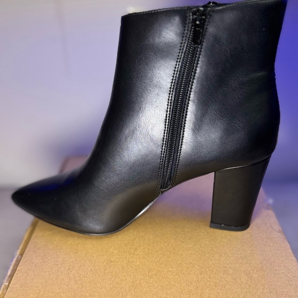 Tinstree Women’s Chunky Heel Side-Zip Booties – Black, Size 10 (NWT) - Picture 2 of 7
